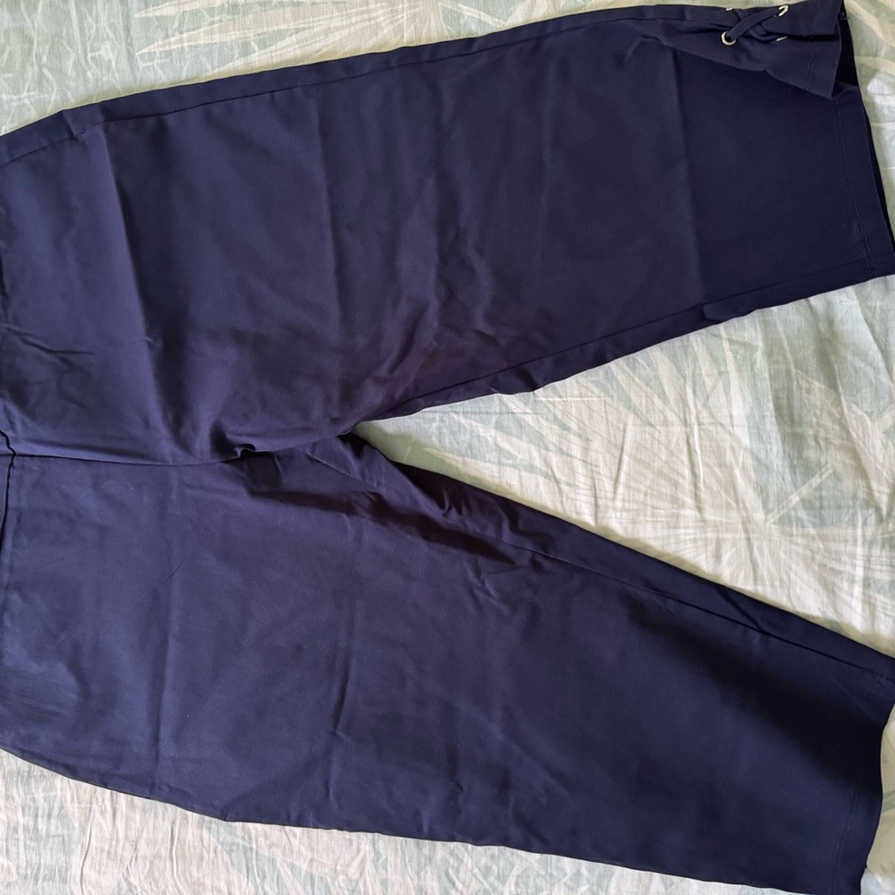 Women’s Classic Blue Chinos pedal pusher with Straight Leg Cut